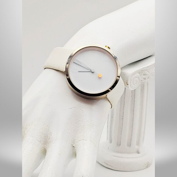 CRRJU Unisex Minimalist Watch – White Leather Band, Silver Bezel, New Battery - Picture 6 of 9